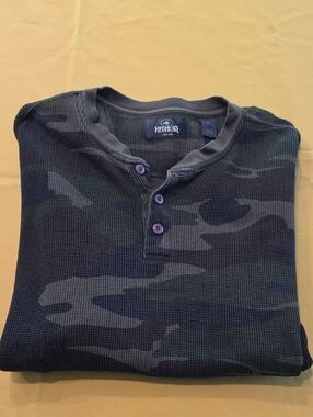 RedHead Men's Dark Green Camouflage Henley Waffle Thermal - Worn Once